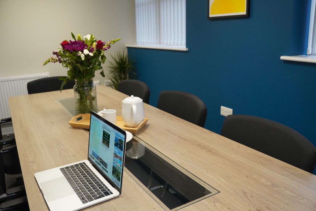 Table in the Ferdotti business lounge